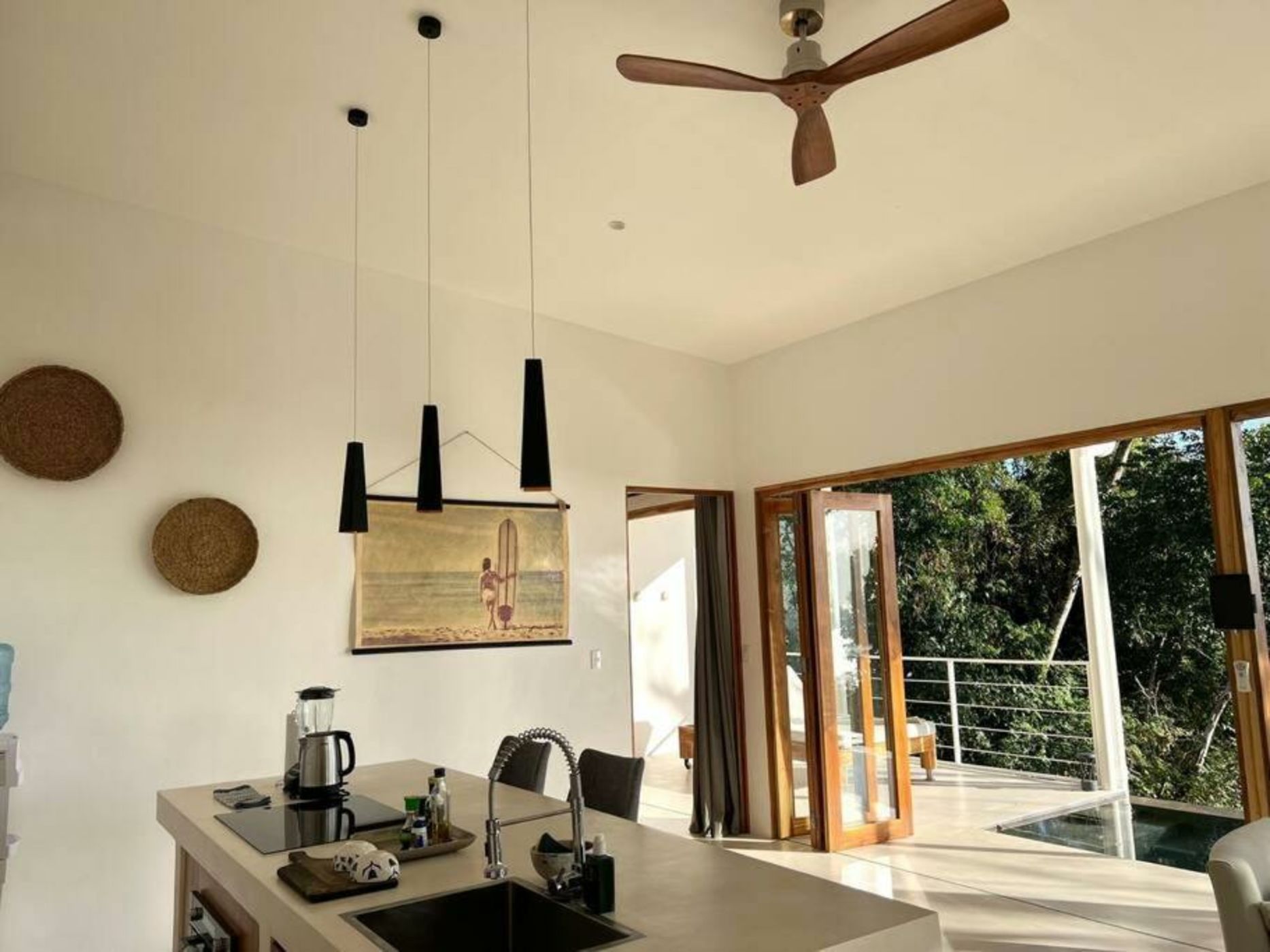 Nooli: Pool, King Size Bed , Ocean & sunset view