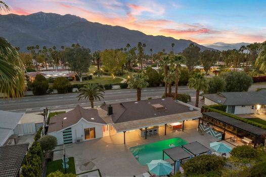 The Ritz - Luxury Home with Pool & Speakeasy Bar
