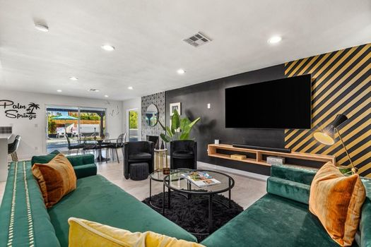 The Ritz - Luxury Home with Pool & Speakeasy Bar