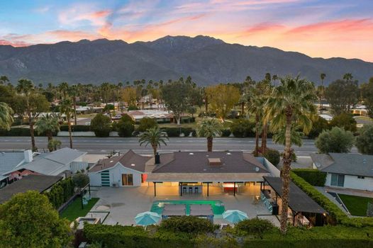 The Ritz - Luxury Home with Pool & Speakeasy Bar