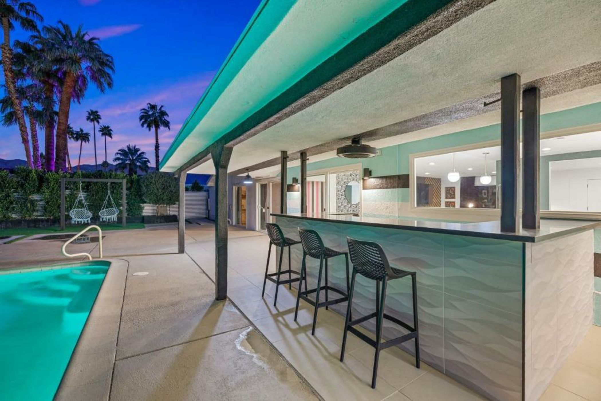 The Ritz - Luxury Home with Pool & Speakeasy Bar