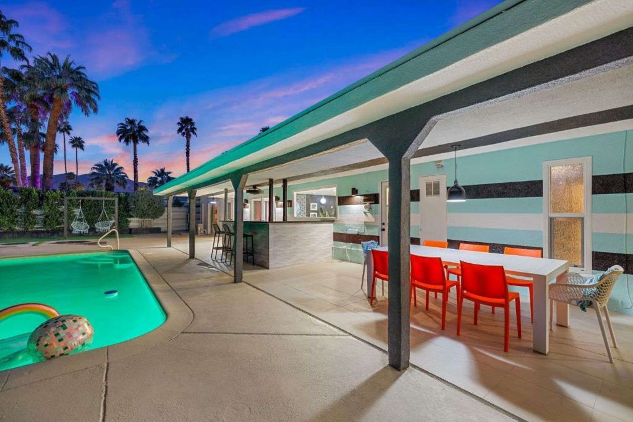 The Ritz - Luxury Home with Pool & Speakeasy Bar