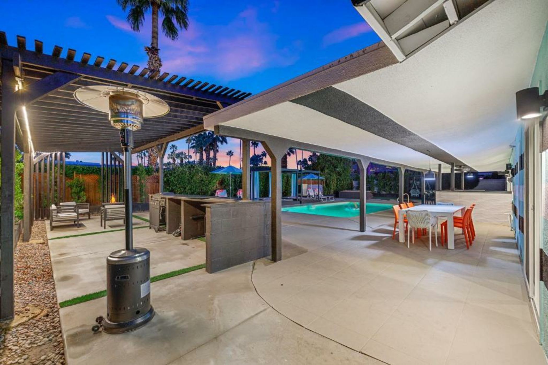 The Ritz - Luxury Home with Pool & Speakeasy Bar