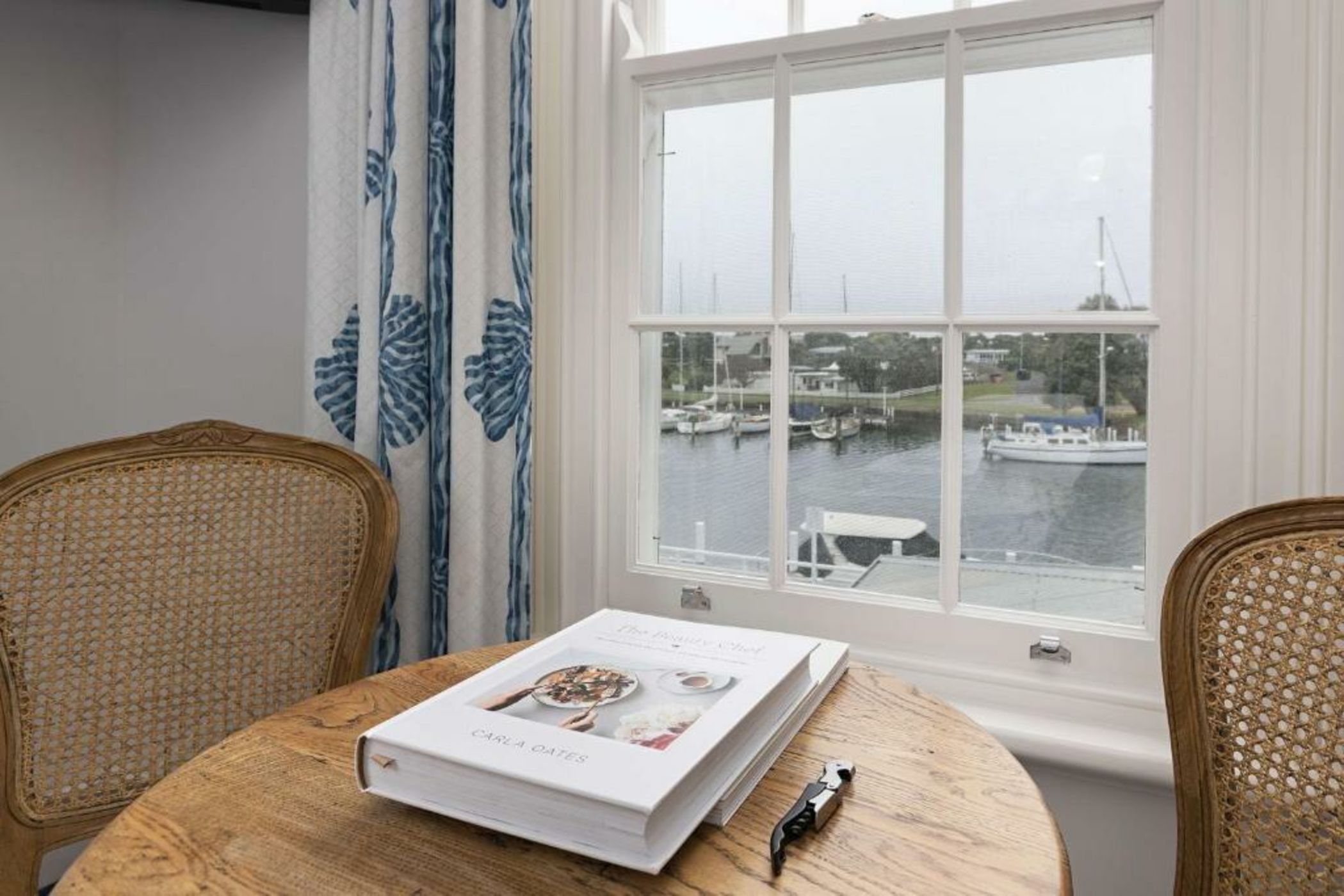 Oscars Waterfront Boutique Hotel