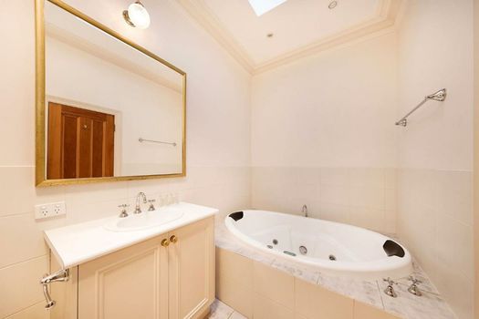 Oscars Waterfront Boutique Hotel