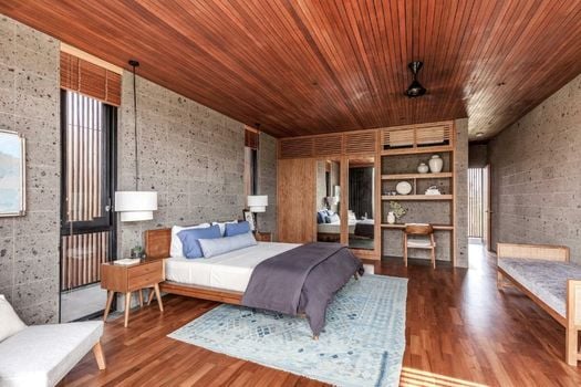 The Riverhouse
