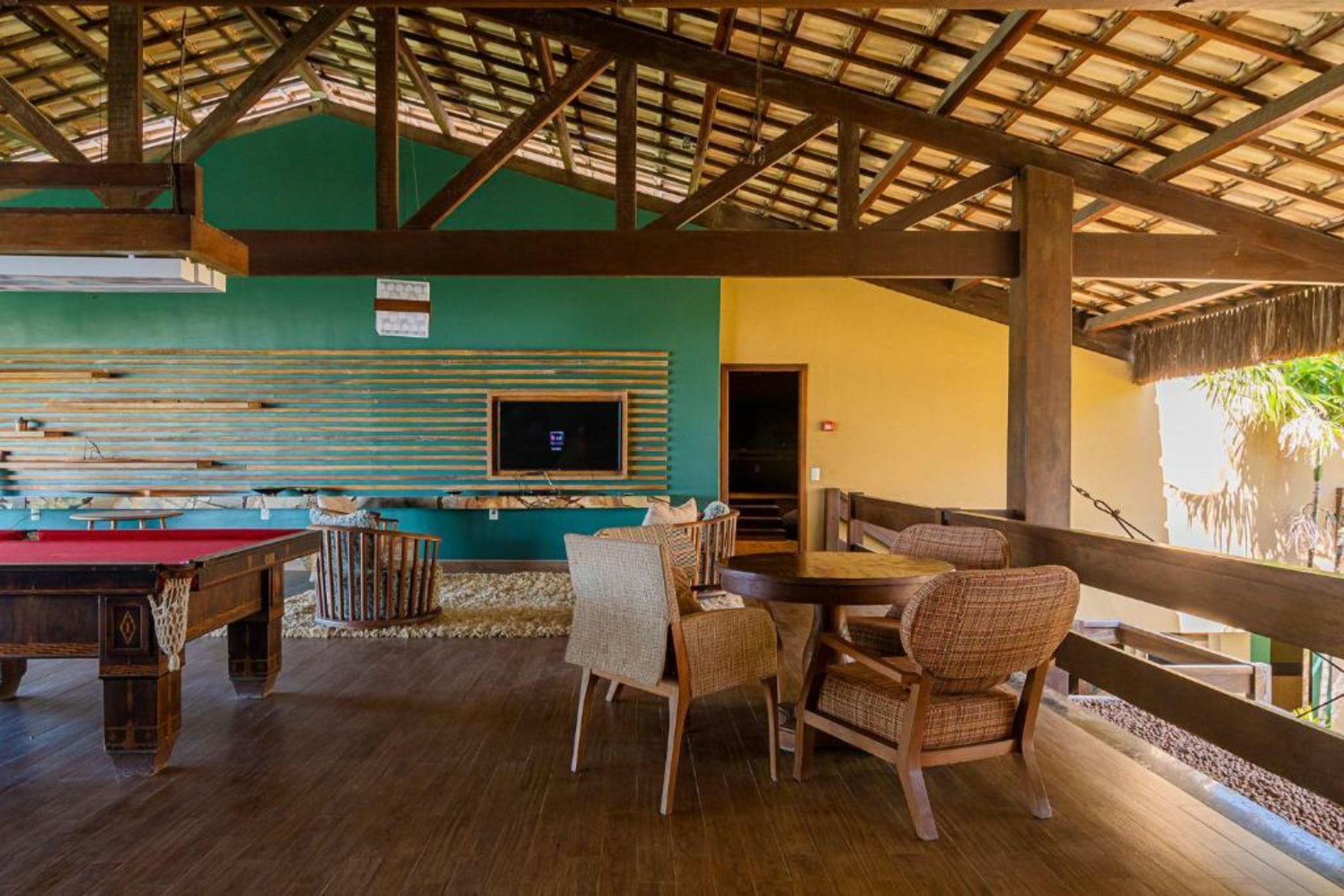 Carmel Charme Resort