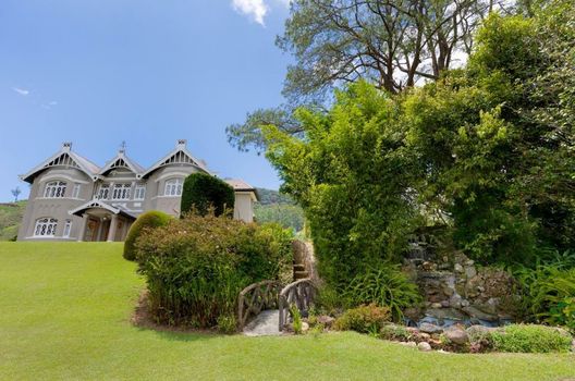 The Bellwood Manor