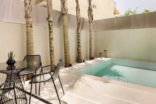 Canale Hotel & Suites