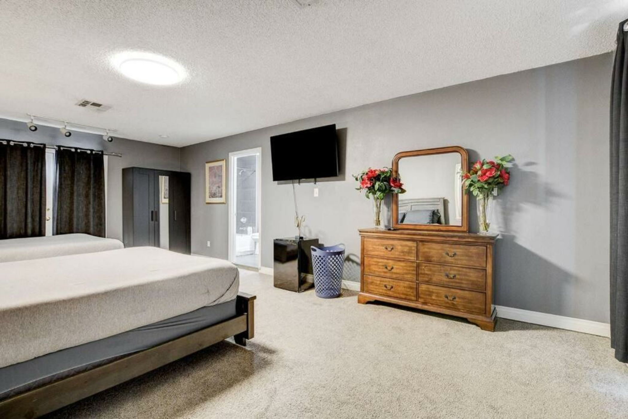 Resort-Style Paradise w 2 Pools