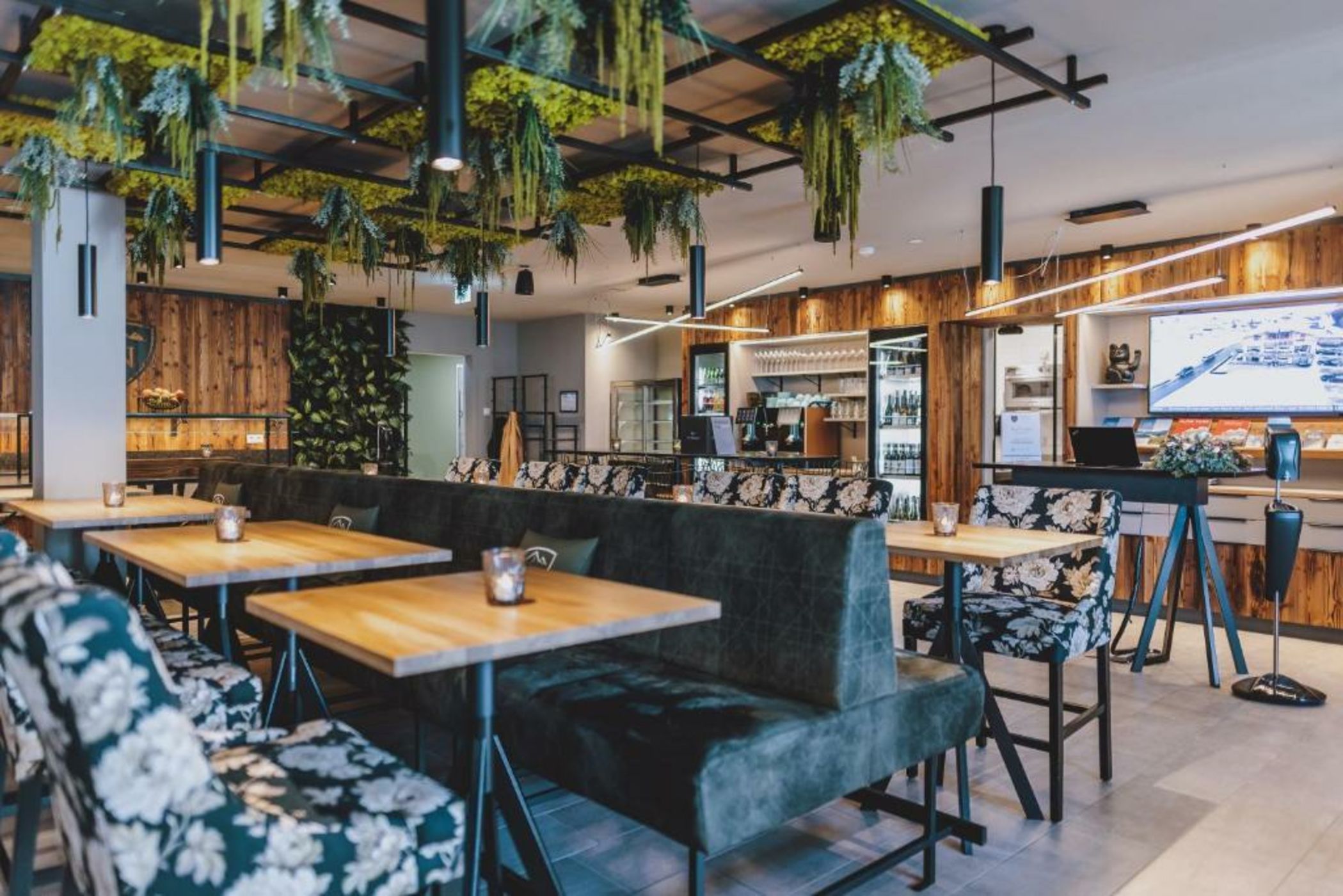 Nikolaus by AvenidA Panoramic Wellness Suites Zell am See