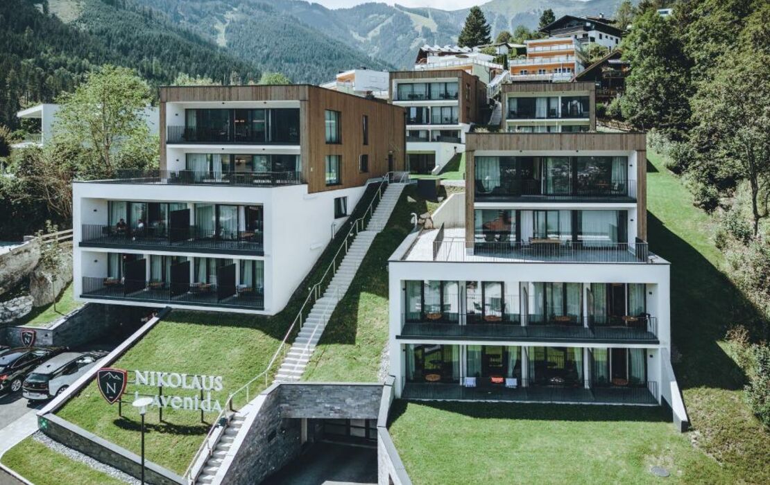 Nikolaus by AvenidA Panoramic Wellness Suites Zell am See