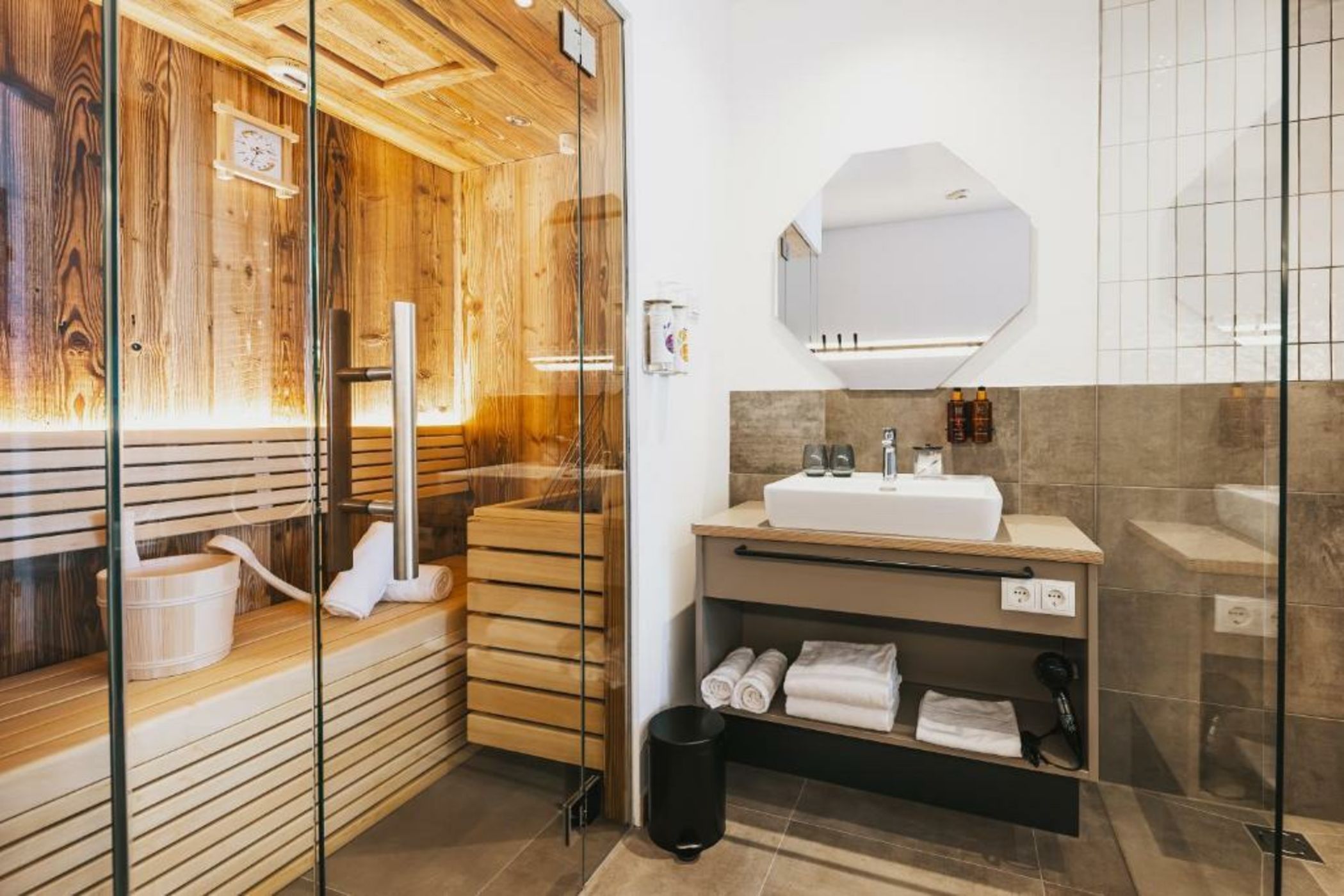 Nikolaus by AvenidA Panoramic Wellness Suites Zell am See