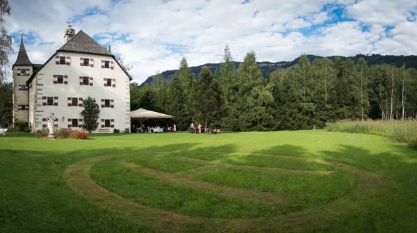 Schloss Prielau Hotel & Restaurant