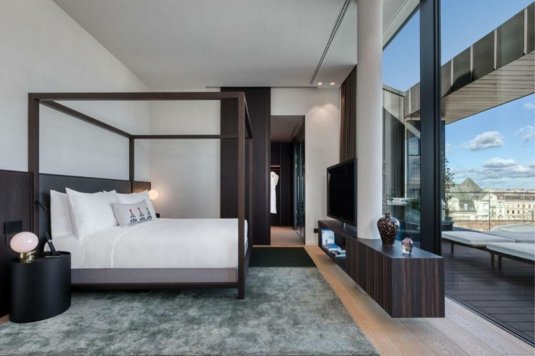 Dorothea Hotel, Budapest, Autograph Collection