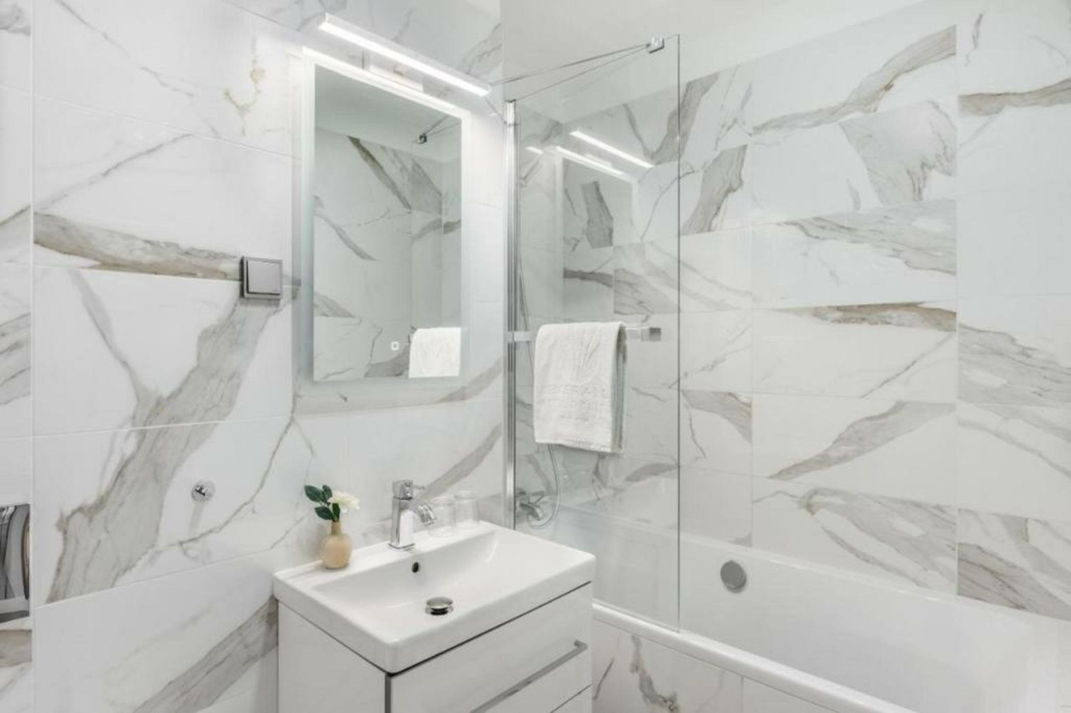 Emerald Downtown Luxury Suites by Continental Group
