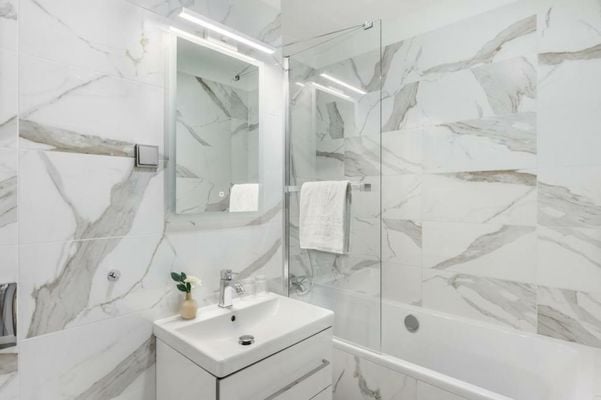 Emerald Downtown Luxury Suites by Continental Group
