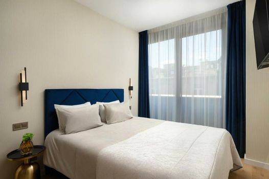 Emerald Downtown Luxury Suites by Continental Group