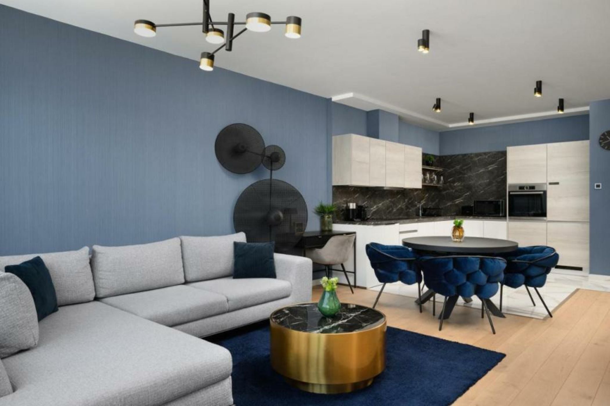 Emerald Downtown Luxury Suites by Continental Group