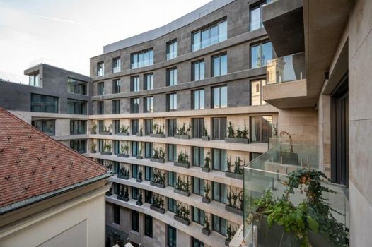 Emerald Downtown Luxury Suites by Continental Group