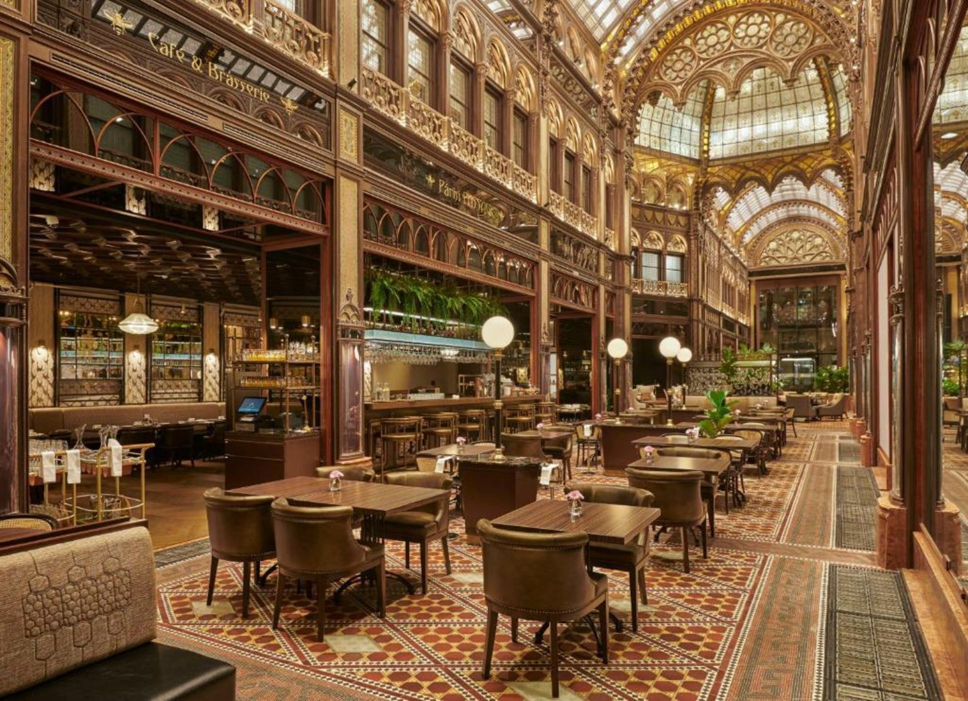 Párisi Udvar Hotel Budapest, part of Hyatt