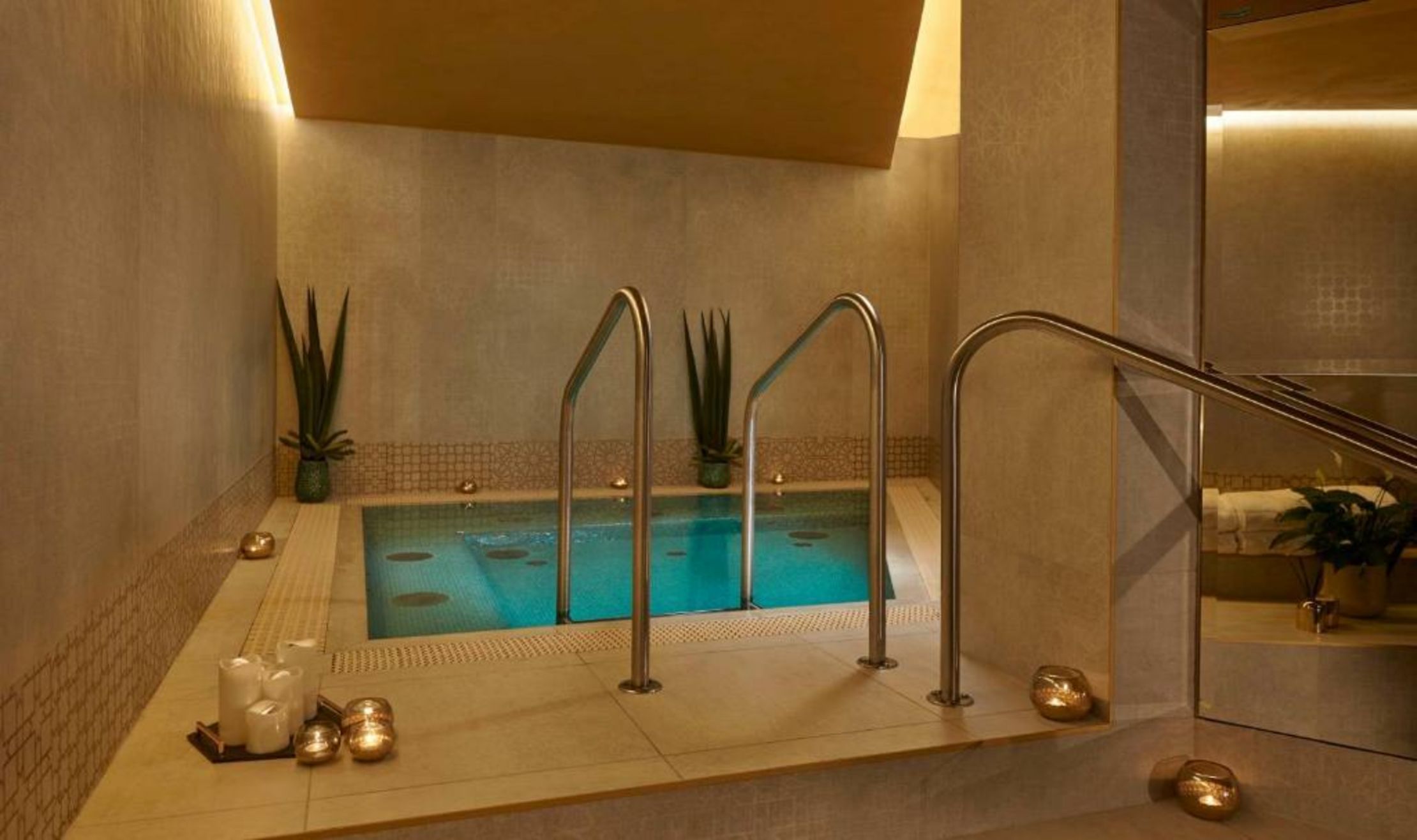 Párisi Udvar Hotel Budapest, part of Hyatt