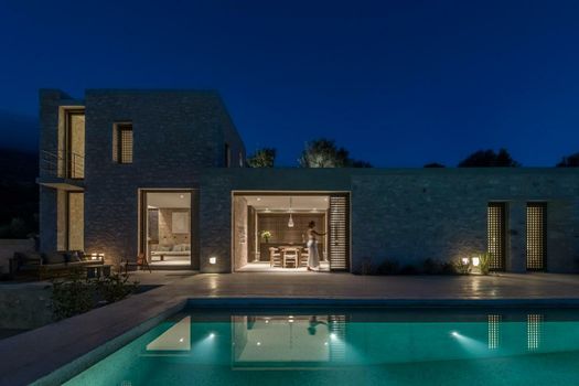 Monolithoi Villas