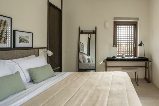Monolithoi Villas