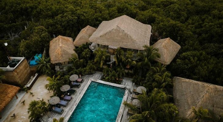Radhoo Tulum