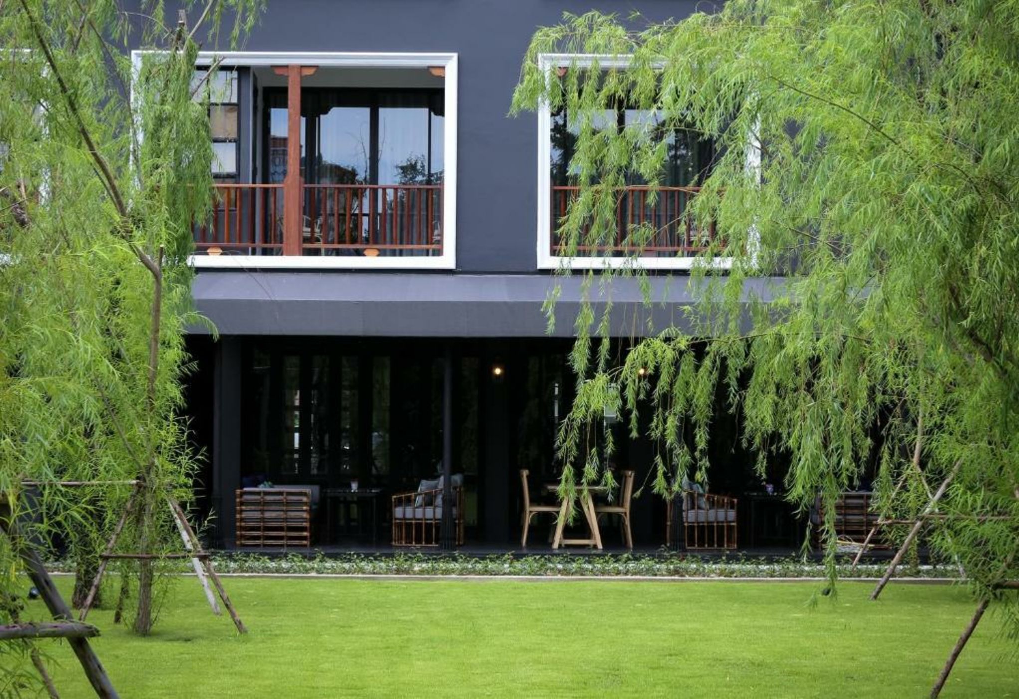 Hotel Ping Silhouette