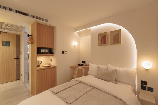 CORRIDOR 2407