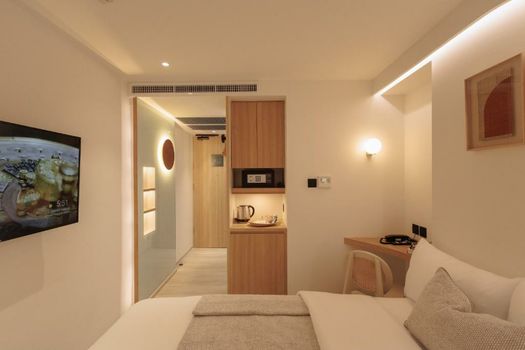 CORRIDOR 2407