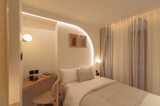 CORRIDOR 2407