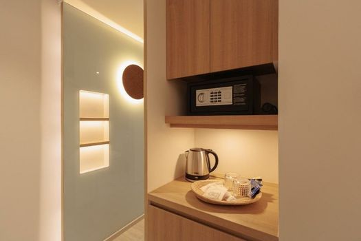CORRIDOR 2407
