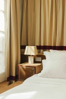 Les Suites Cinabre