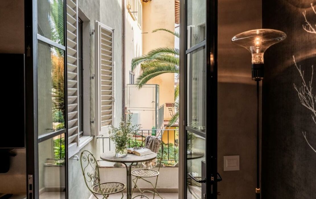 Oltrarno 1881 Apartments, a Design Boutique Hotel Florence, Italy