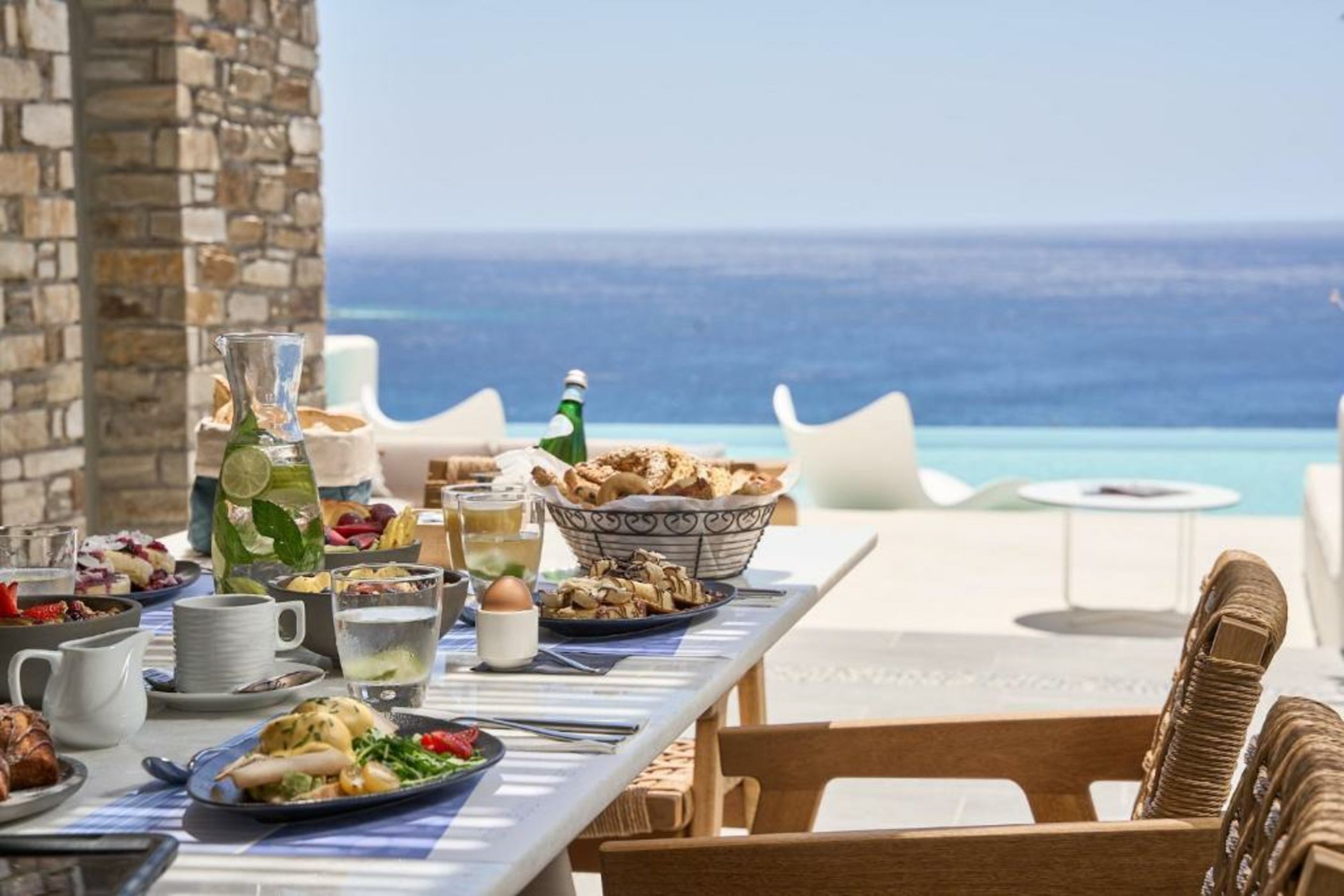 Ios Grand Pool Suites