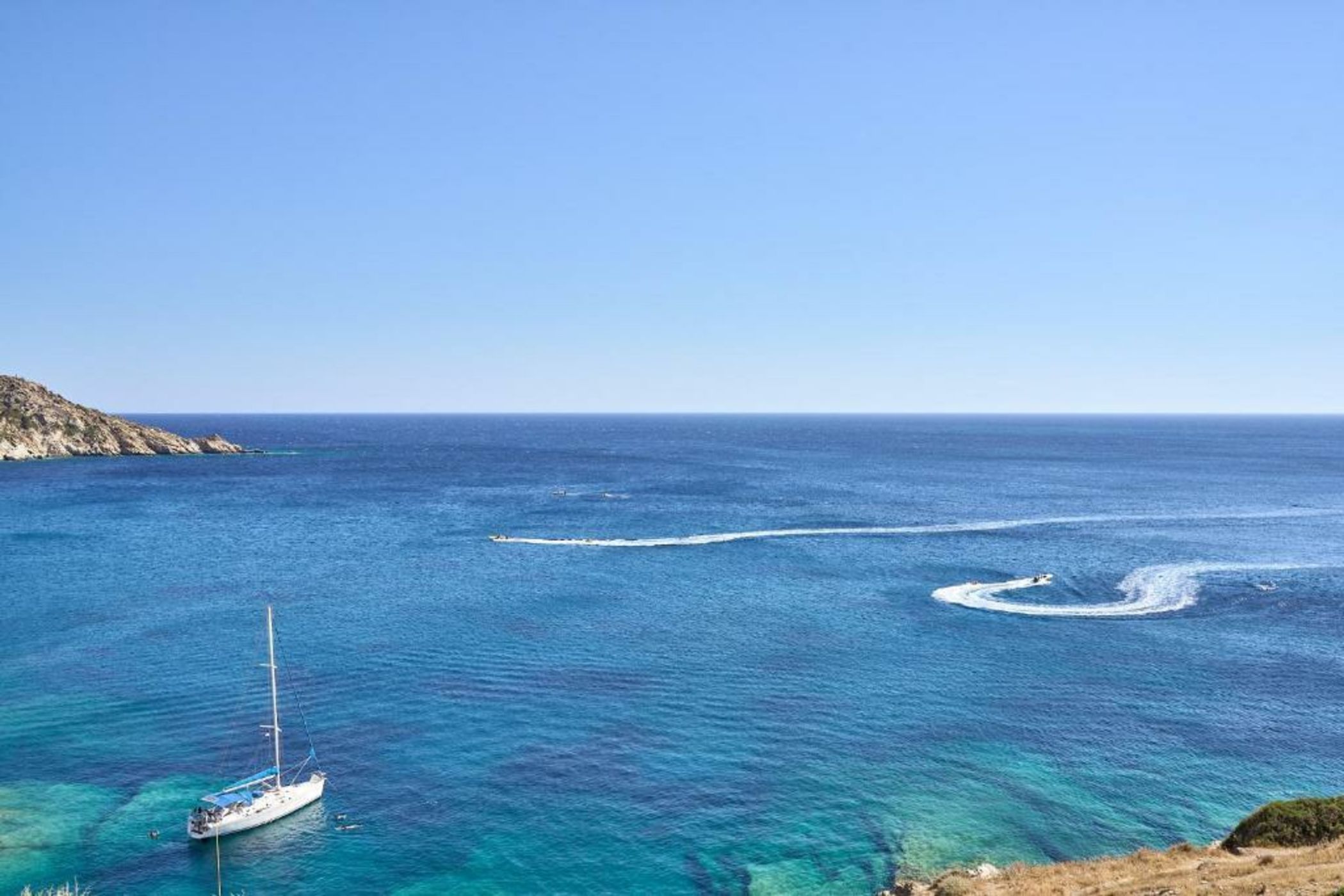 Ios Grand Pool Suites