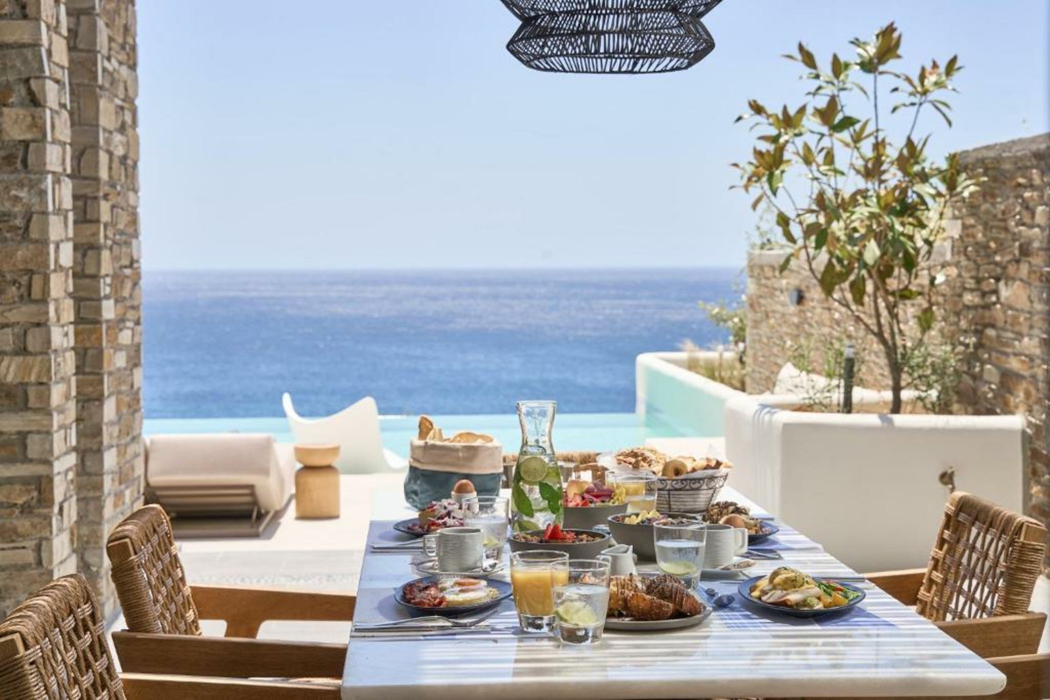 Ios Grand Pool Suites