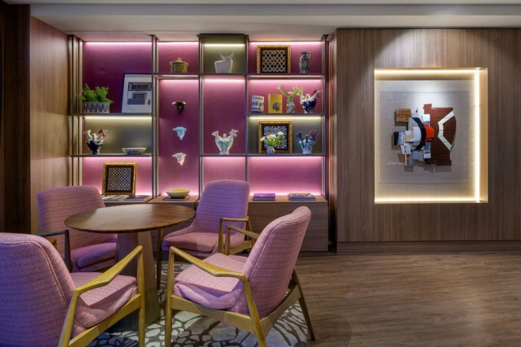 Querencia de Sevilla, Autograph Collection