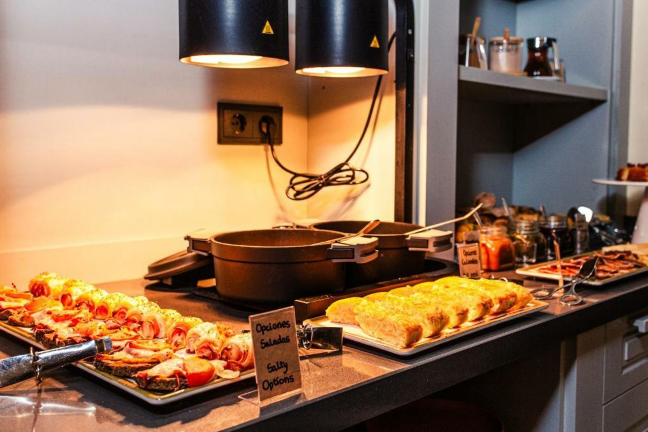 Casa Alhaja by Shiadu