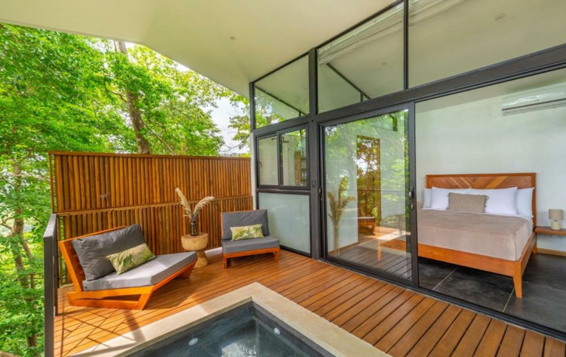 NAIA OCEANVIEW STUDIO