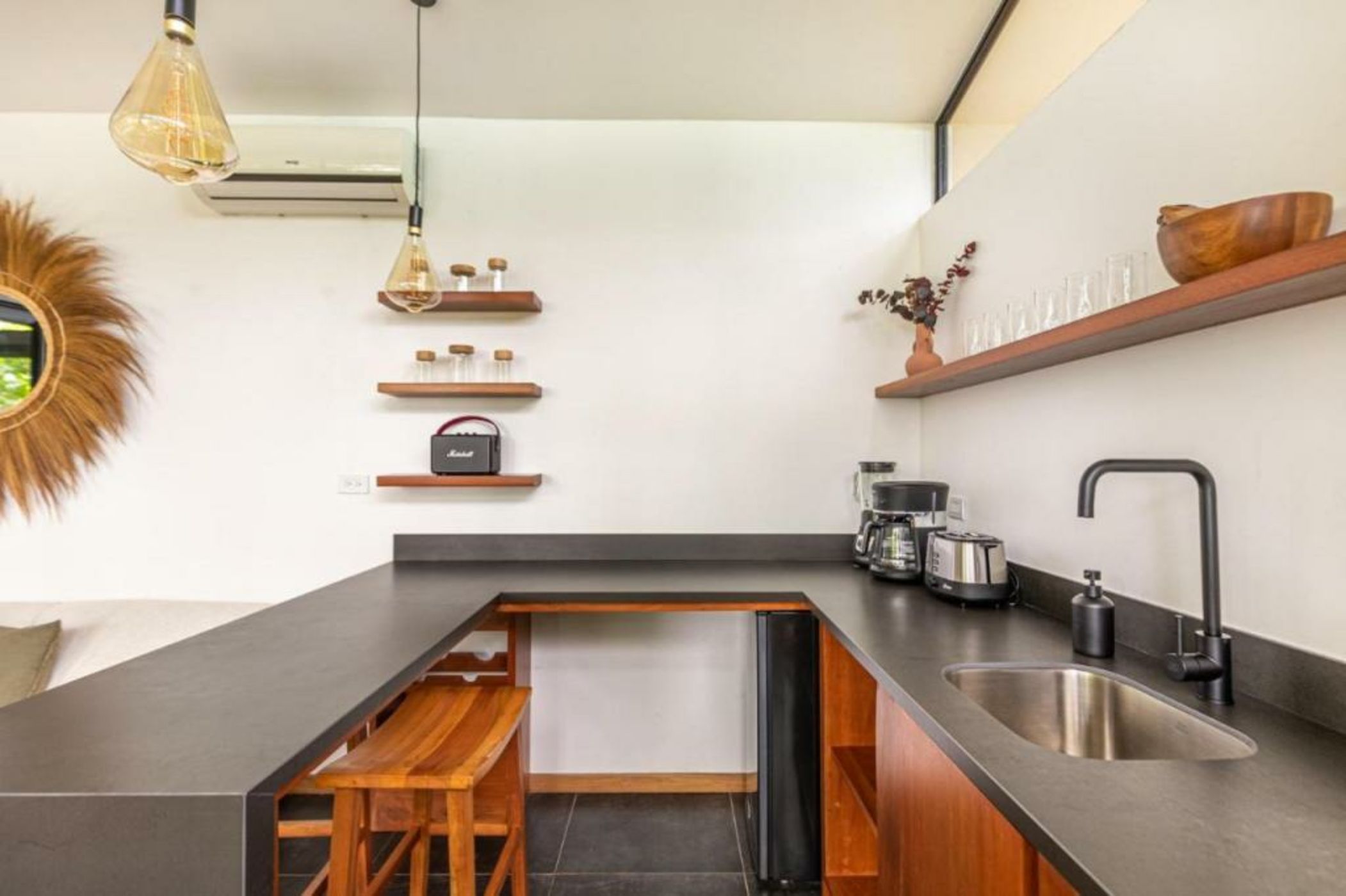 NAIA OCEANVIEW STUDIO