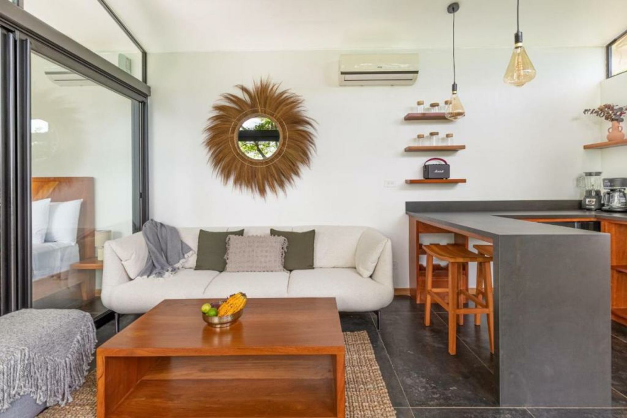 NAIA OCEANVIEW STUDIO