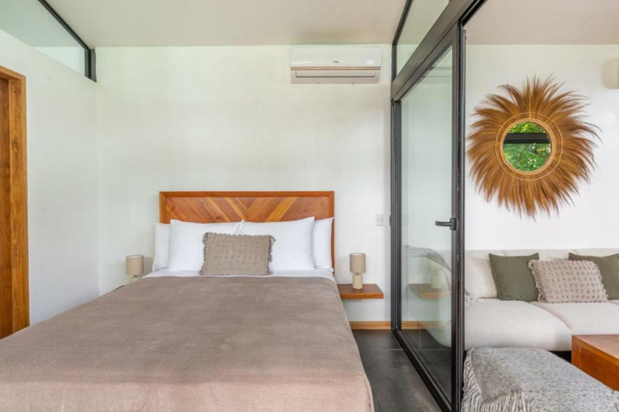 NAIA OCEANVIEW STUDIO