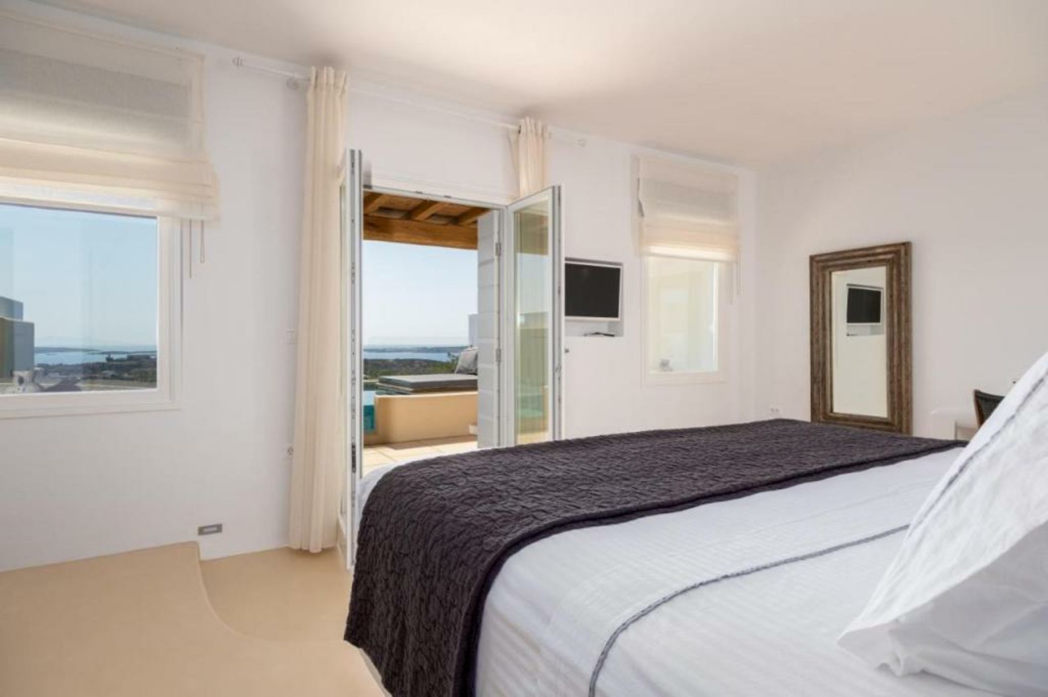 Utopia Suites by Anna Platanou