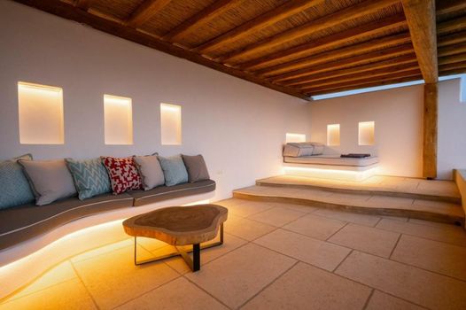 Utopia Suites by Anna Platanou