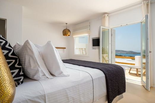 Utopia Suites by Anna Platanou