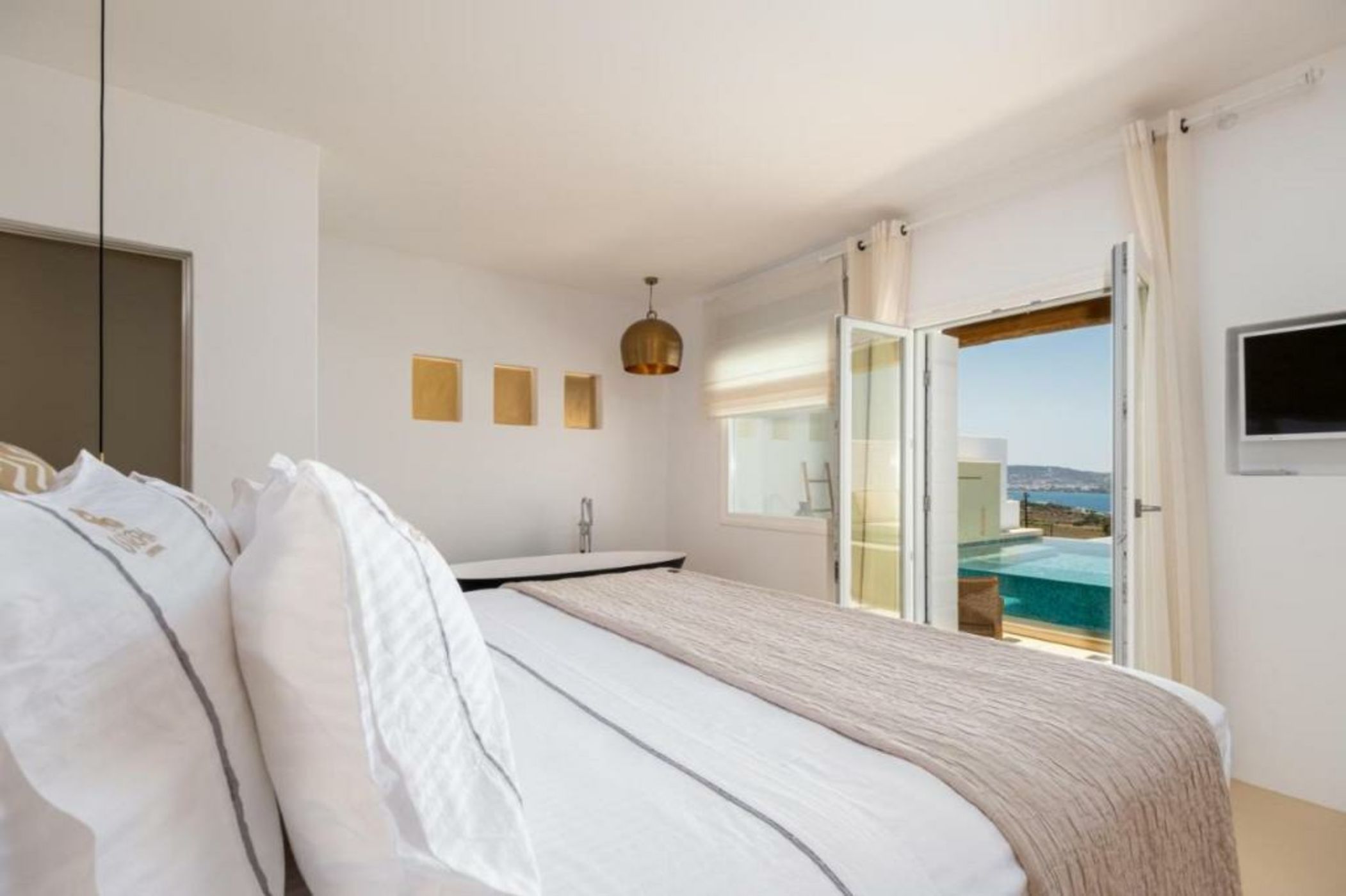 Utopia Suites by Anna Platanou