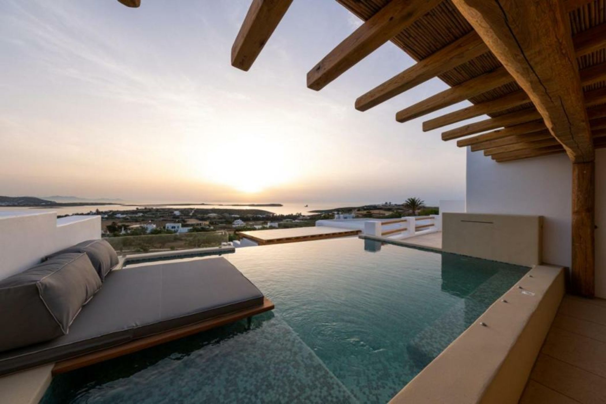 Utopia Suites by Anna Platanou